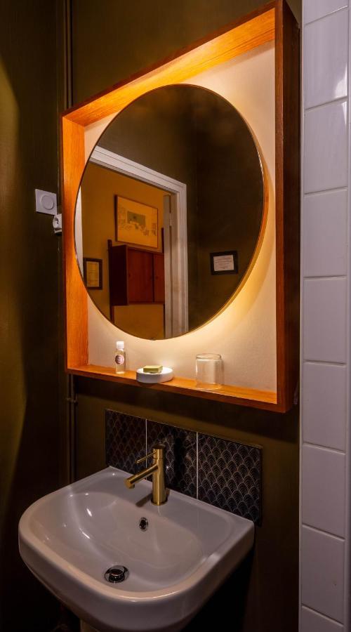 Hotel Auberge Des Remparts 라발 외부 사진