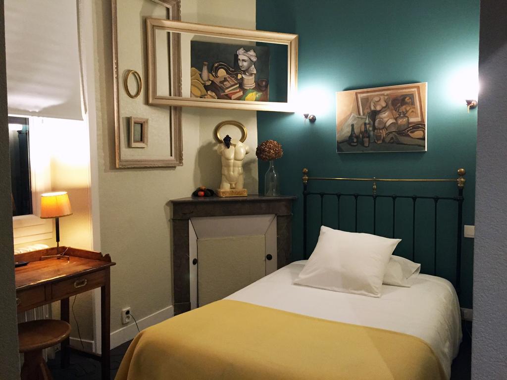 Hotel Auberge Des Remparts 라발 외부 사진