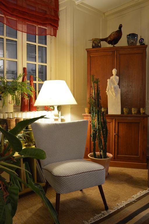 Hotel Auberge Des Remparts 라발 외부 사진