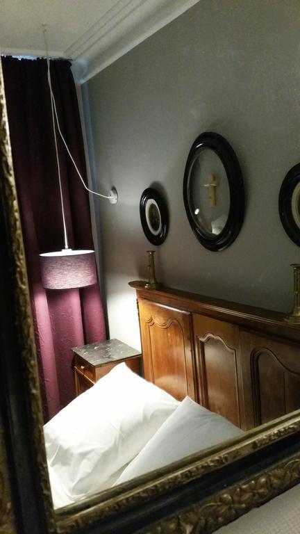 Hotel Auberge Des Remparts 라발 외부 사진