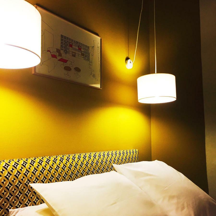Hotel Auberge Des Remparts 라발 외부 사진